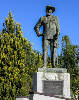 Curt von Francois  -   gründete am 18. Oktober 1890 die namibische Hauptstadt Windhoek